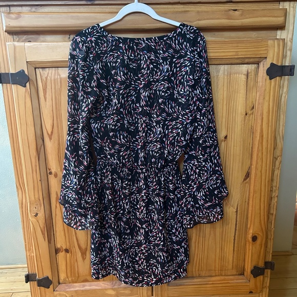 White House Black Market Dress Long Sleeve Abstract Petal Print Size 2 - Picture 5 of 9